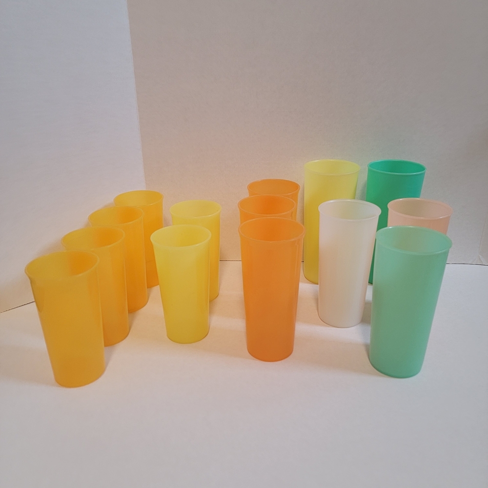 14 Vintage Pastel Tupperware Tumblers Lot Plastic Cups 16 12 9 Ounces